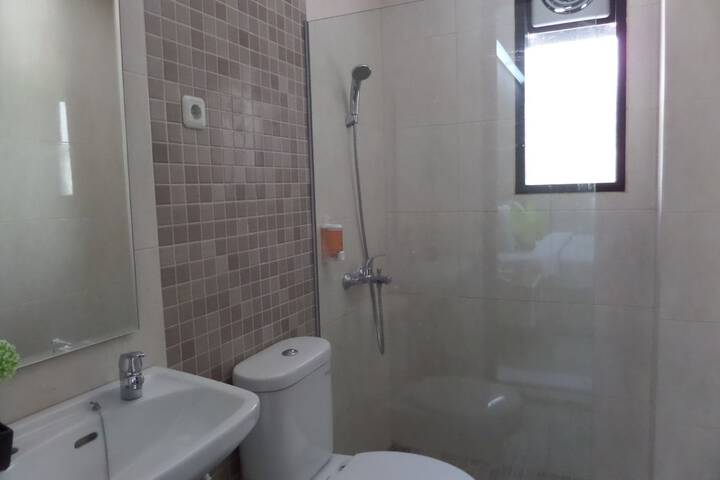 Room 18 of 25