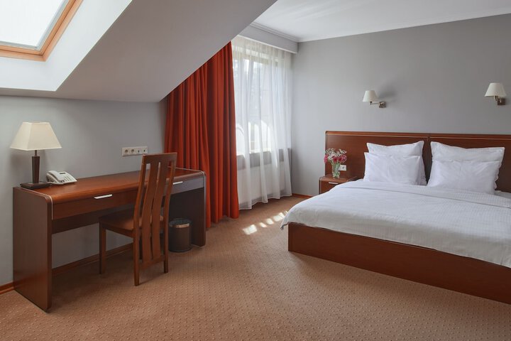 Room 16 of 72