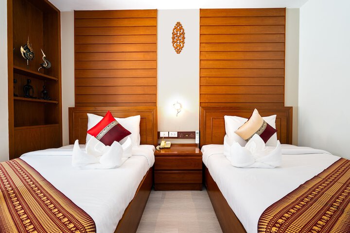 Room 3 of 40