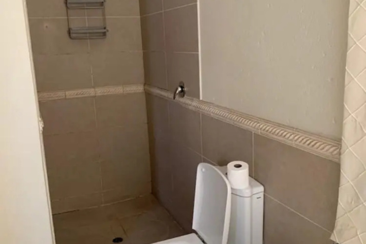 Room 10 of 16