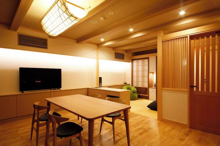 Room 15 of 60