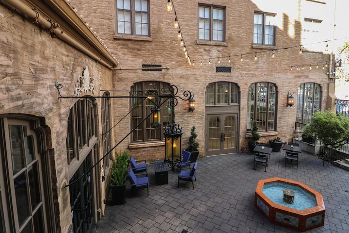 Hotel Exterior 85 of 95