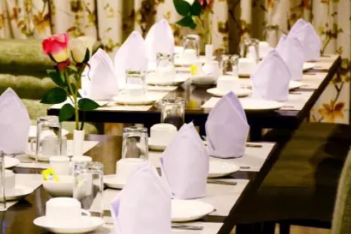 Dining 20 of 24