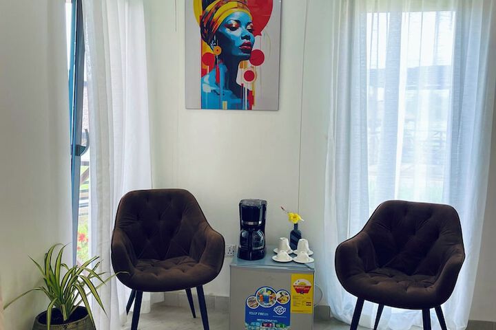 Room 20 of 166
