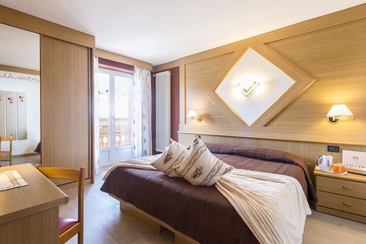 Room 15 of 113