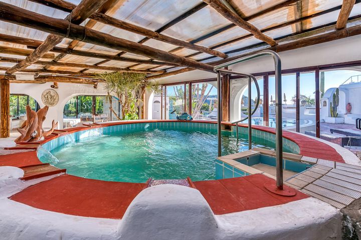 Pool 205 of 246