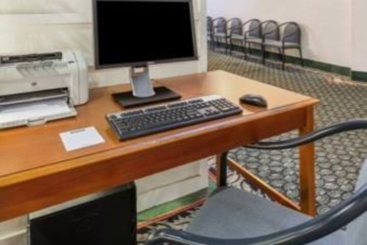Business Center 8 of 53