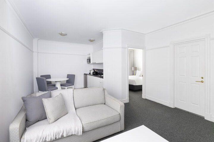 Room 19 of 48