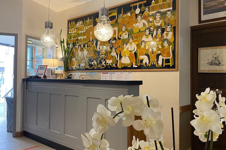 Hotel Lobby