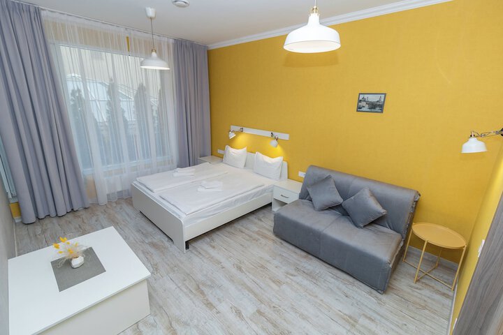 Room 73 of 146