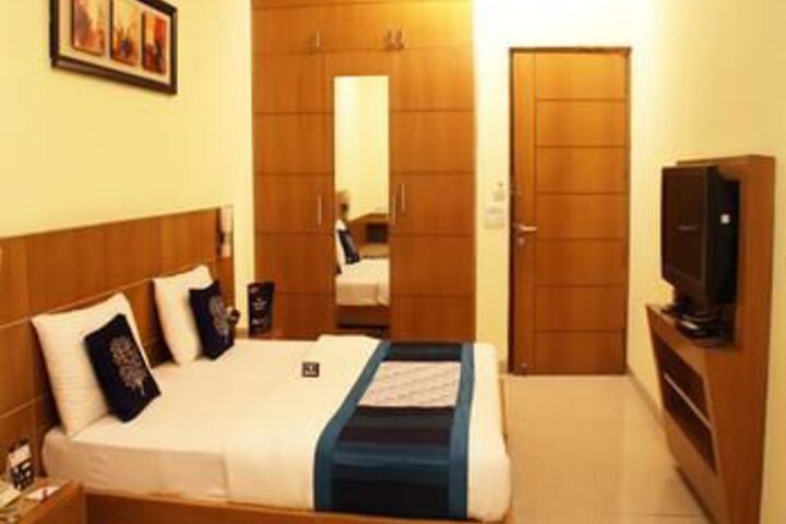Room 17 of 31
