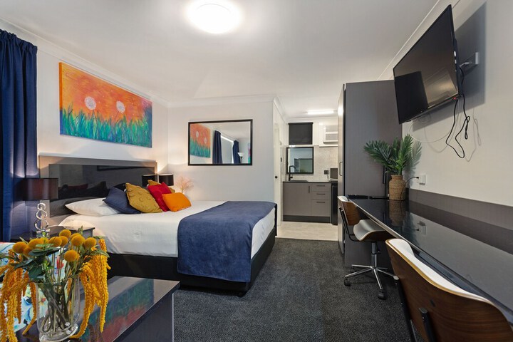 Room 25 of 43