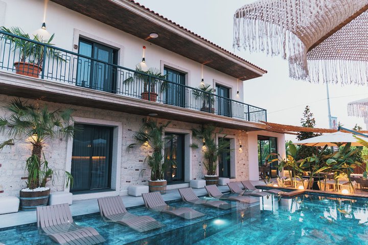 Pool 89 of 101