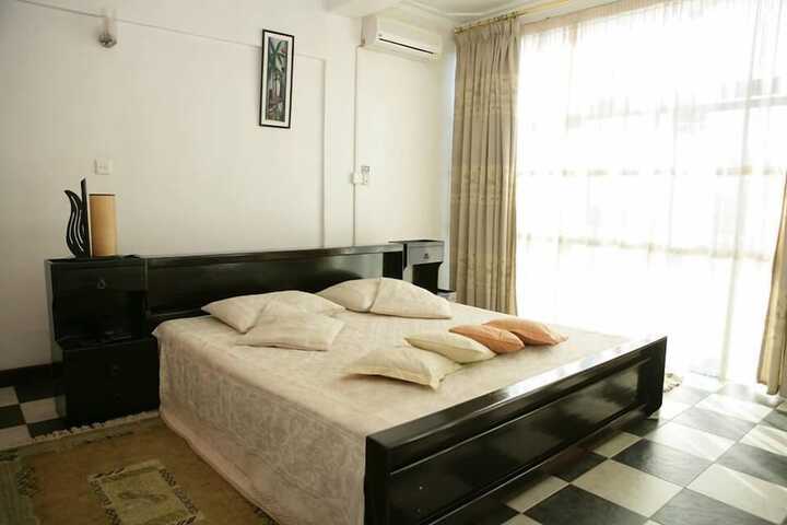 Room 12 of 43