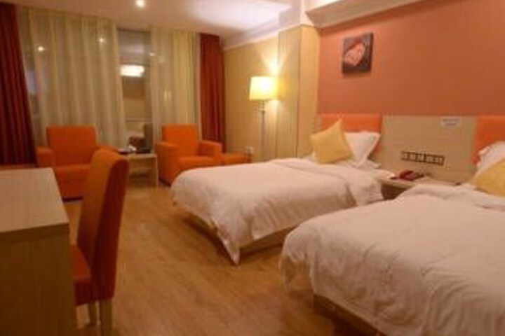Room 2 of 8