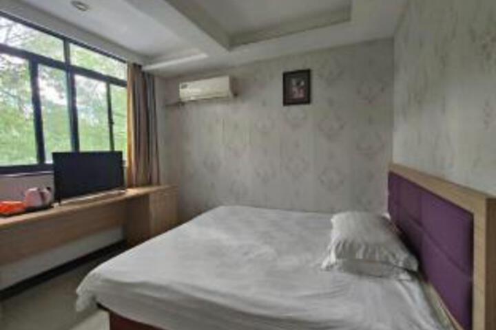 Room 10 of 10
