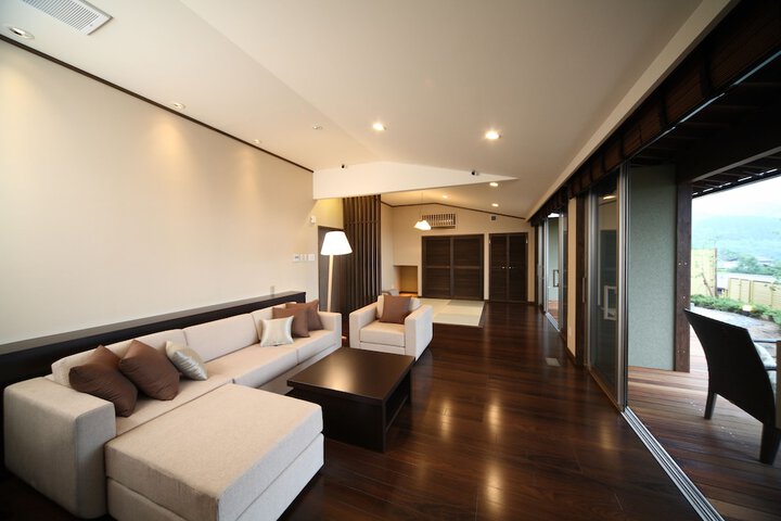 Room 27 of 111