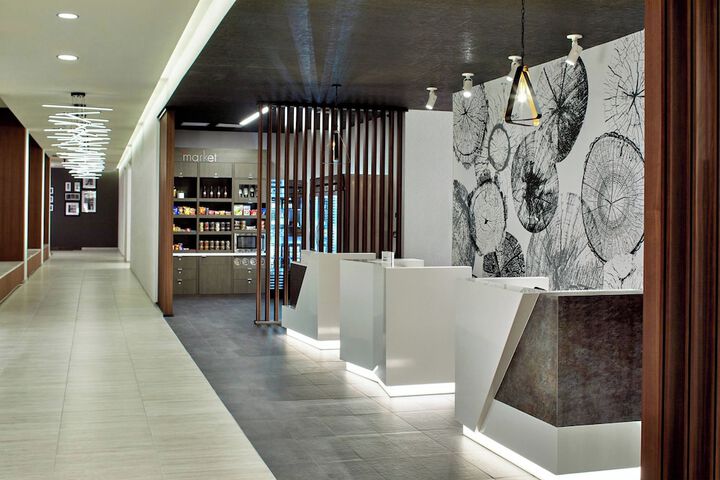 Lobby lounge