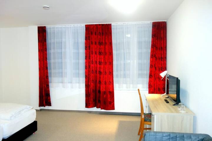 Room 6 of 27