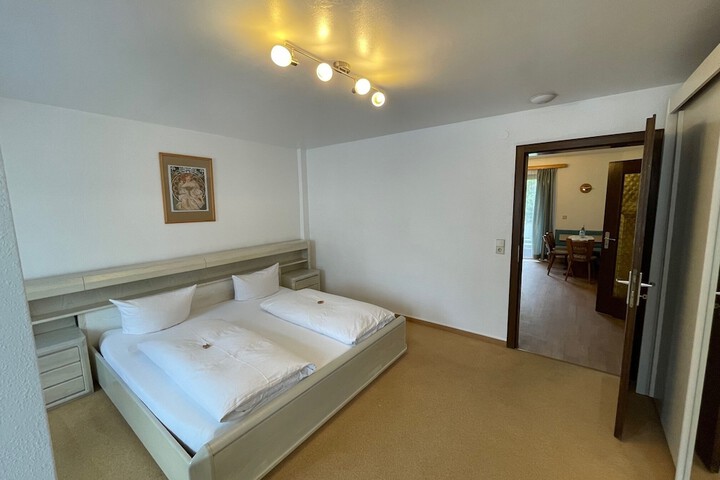 Room 11 of 42