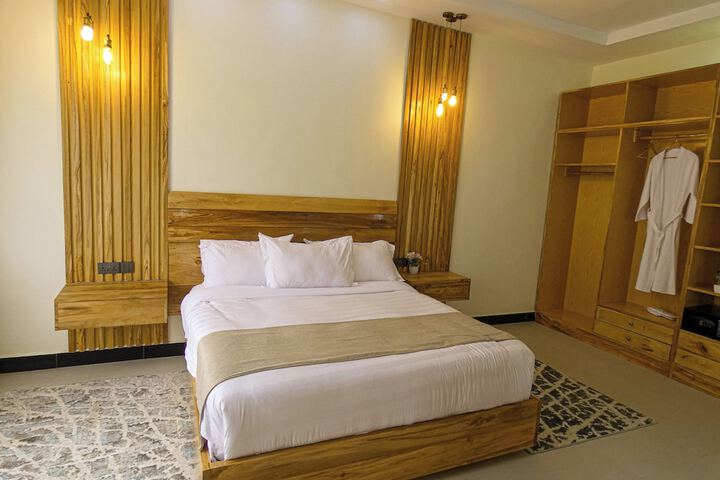 Room 7 of 35