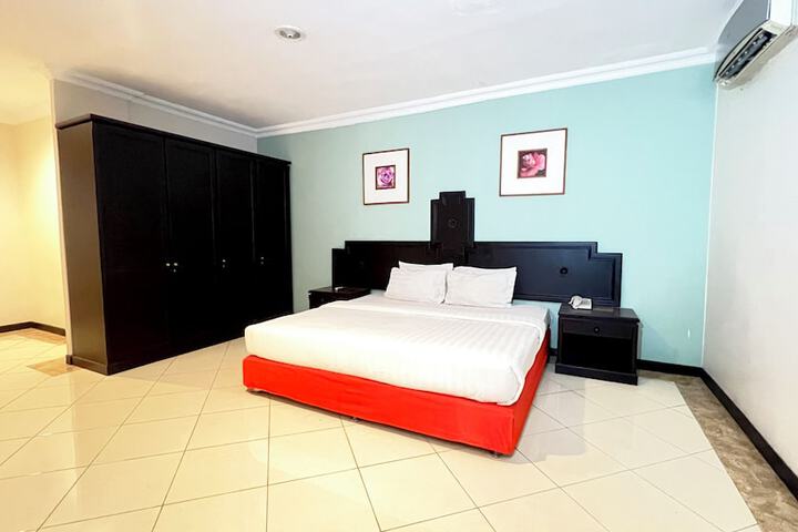 Room 26 of 53