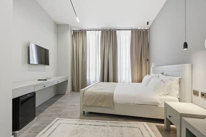 Room 3 of 74