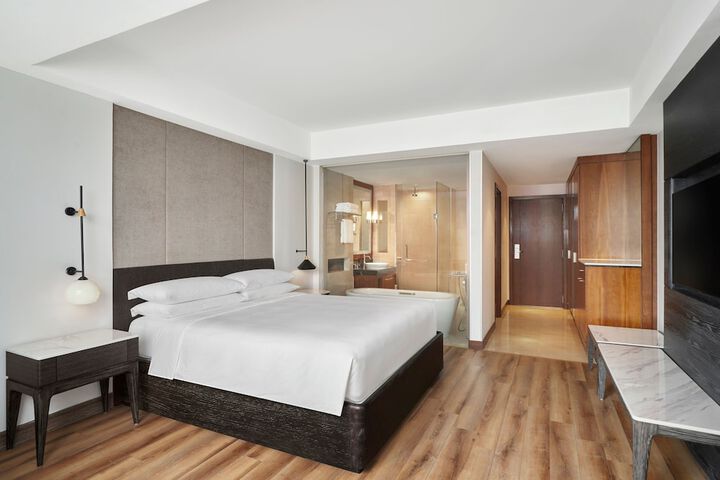 Room 15 of 95