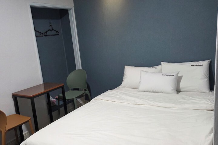 Room 35 of 58