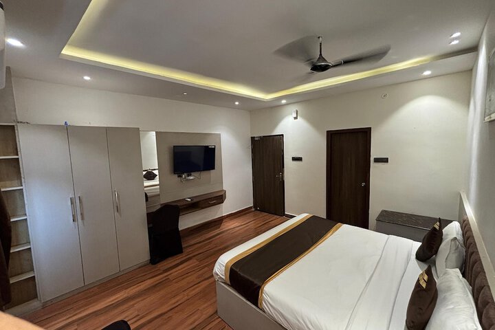 Room 7 of 25