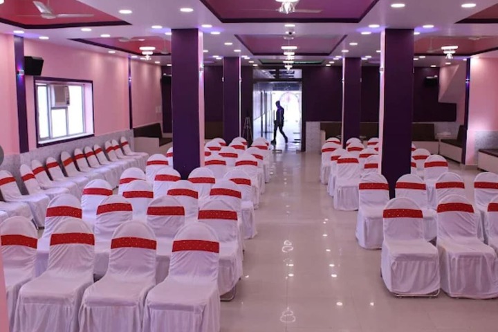 Ballroom/Hall 21 of 27