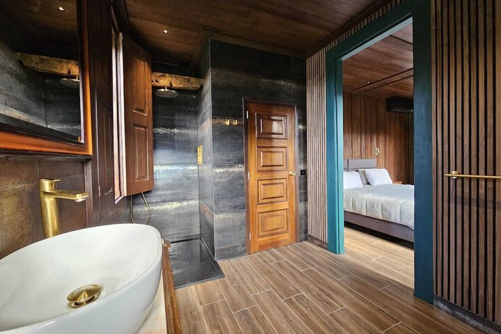 Room 25 of 61