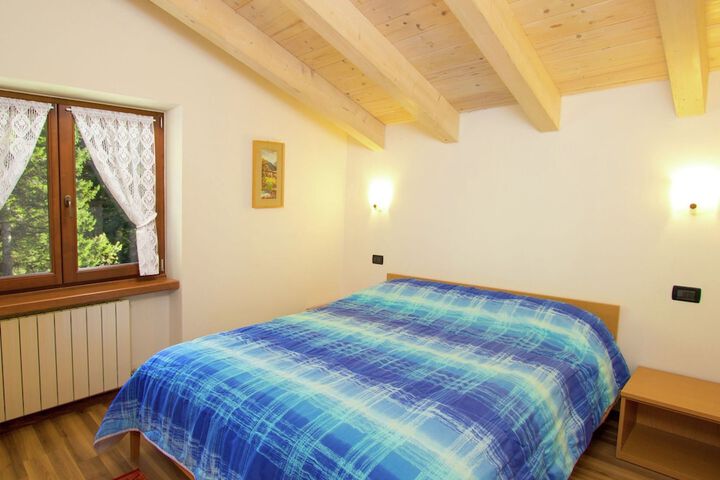 Room 2 of 14