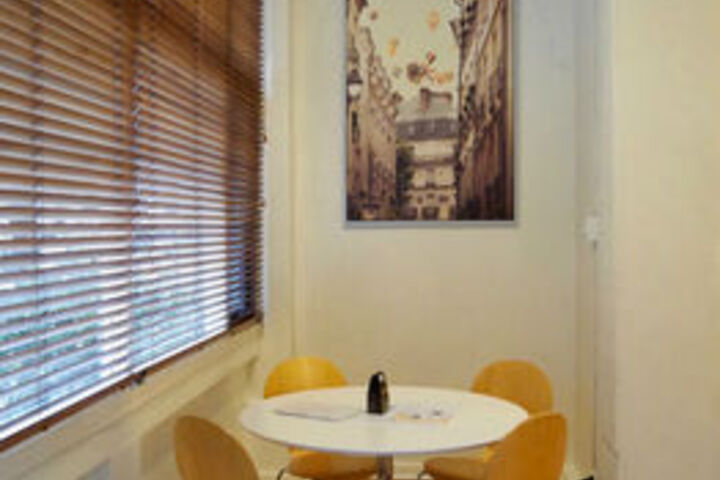 Room 11 of 24