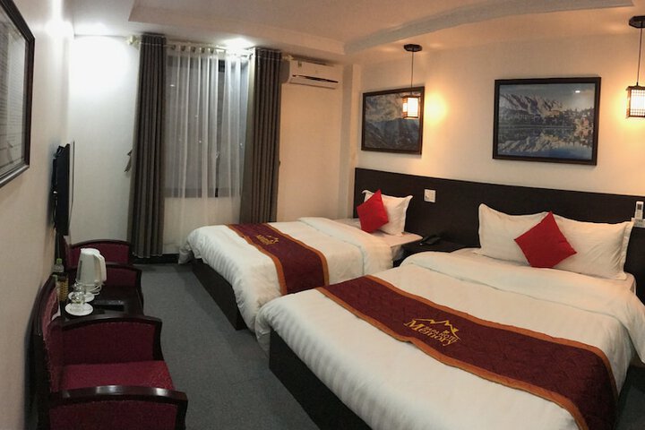 Room 17 of 38