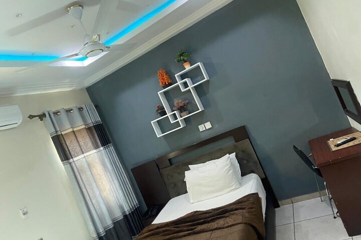Room 8 of 51