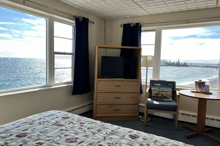 Room 9 of 75