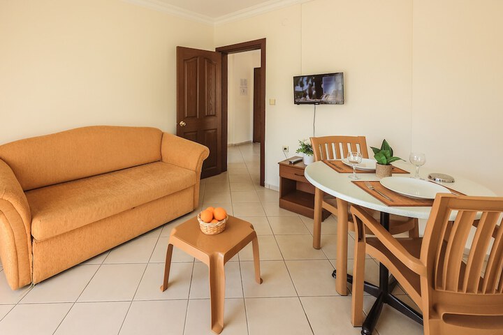 Room 9 of 32