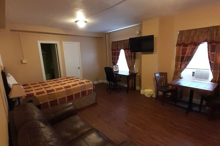 Room 7 of 26