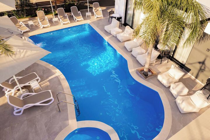 Pool 52 of 72