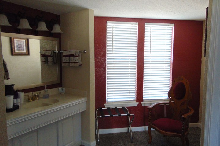Room 17 of 24