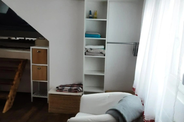 Room 4 of 14