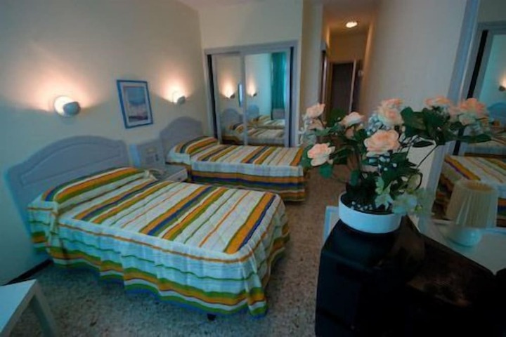 Room 9 of 23