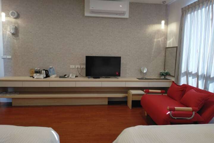 Room 13 of 44