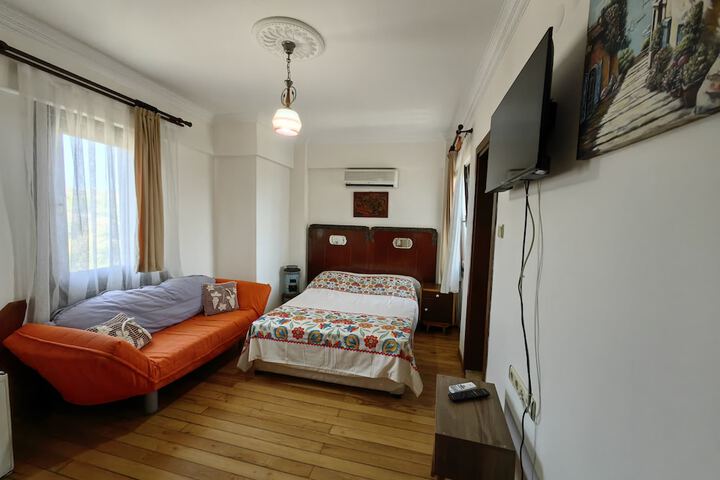 Room 35 of 92