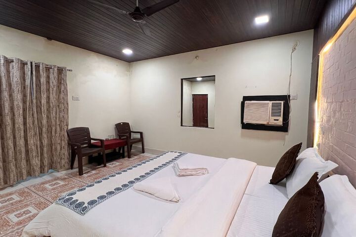 Room 8 of 25