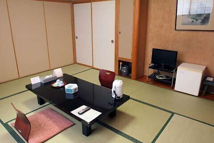 Room 11 of 49