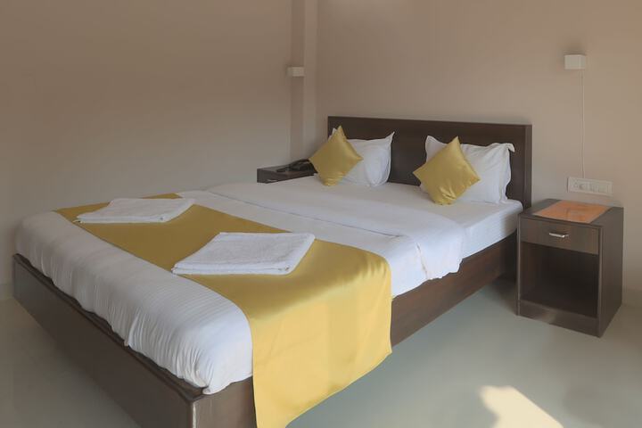 Room 4 of 38