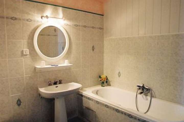 Room 15 of 27