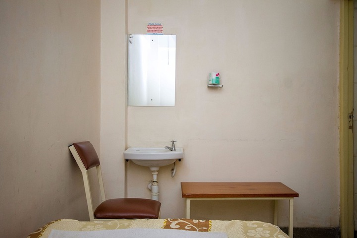 Room 11 of 24